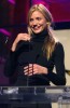 BritneySpearsReceives2002ChildrensChoiceAward_03.jpg