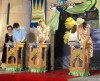Nom du fichier=Shrek2JapanPremiere_19.jpg
Taille du fichier=100Ko
Dimensions : 600x490
Ajouté le : 17 Janvier 2009 Shrek2JapanPremiere_19.jpg