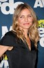 2011MTVMovieAwardsPressRoom_03.jpg