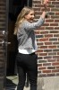 Nom du fichier=AtLateShowwithDavidLetterman_08.jpg
Taille du fichier=553Ko
Dimensions : 1267x1900
Ajouté le : 21 Juin 2011 AtLateShowwithDavidLetterman_08.jpg