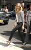 Nom du fichier=AtLateShowwithDavidLetterman_09.jpg
Taille du fichier=616Ko
Dimensions : 1199x1900
Ajouté le : 21 Juin 2011 AtLateShowwithDavidLetterman_09.jpg