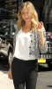 Nom du fichier=AtLateShowwithDavidLetterman_12.jpg
Taille du fichier=402Ko
Dimensions : 1139x1900
Ajouté le : 21 Juin 2011 AtLateShowwithDavidLetterman_12.jpg
