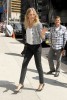 Nom du fichier=AtLateShowwithDavidLetterman_14.jpg
Taille du fichier=572Ko
Dimensions : 1280x1900
Ajouté le : 21 Juin 2011 AtLateShowwithDavidLetterman_14.jpg
