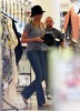 Nom du fichier=shoppingatBarney31sBeverlyHills_10.jpg
Taille du fichier=276Ko
Dimensions : 873x1200
Ajouté le : 10 Septembre 2008 shoppingatBarney31sBeverlyHills_10.jpg