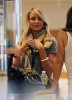 Nom du fichier=shoppingatBarney31sBeverlyHills_18.jpg
Taille du fichier=243Ko
Dimensions : 873x1200
Ajouté le : 10 Septembre 2008 shoppingatBarney31sBeverlyHills_18.jpg