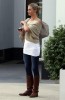 16janvoutsideofhergyminLA_03.jpg